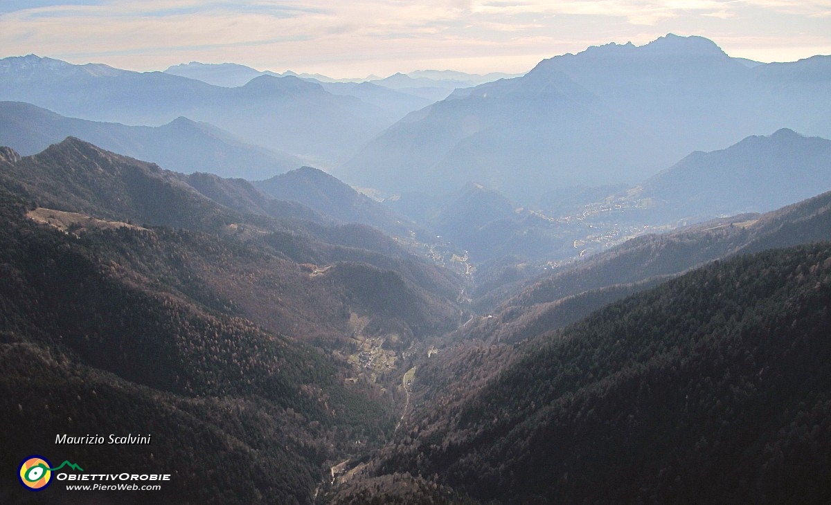 25 A picco sulla  Valle di Averara....JPG